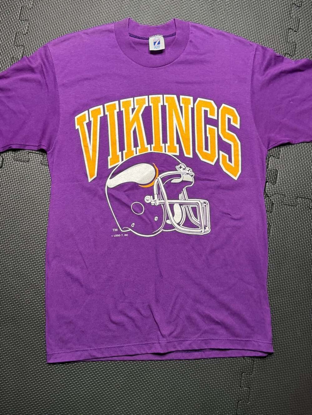 Vintage 90s Minnesota Vikings Logo 7 Purple Football Graphic T-Shirt Large